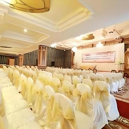 Gajahmada Graha Hotel Malang Exteriér fotografie
