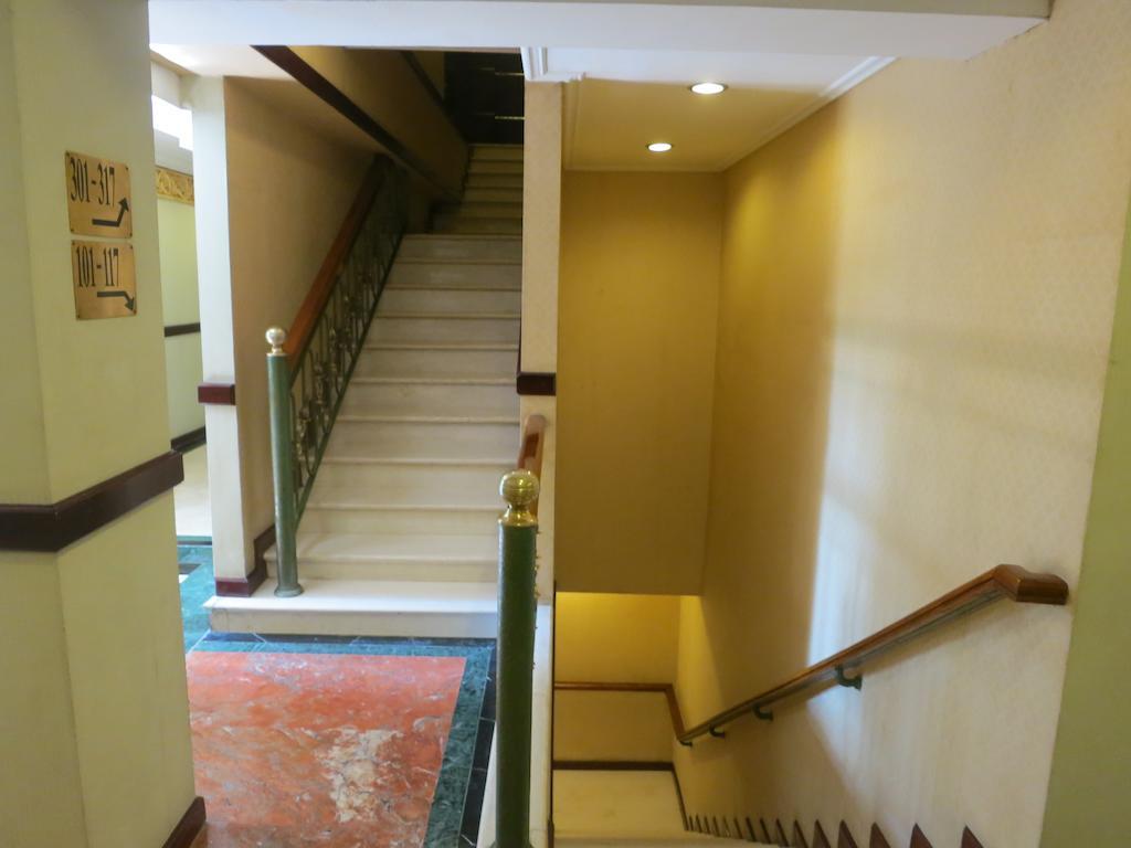 Gajahmada Graha Hotel Malang Exteriér fotografie